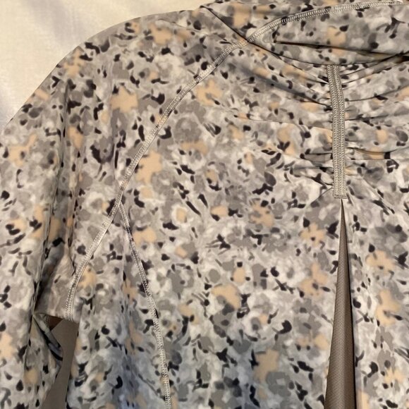 Lululemon  Gather Me Slightly Ladies 6 Grey Floral - Picture 7 of 16